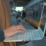 10 Essential Tips for Working While Traveling Successfully